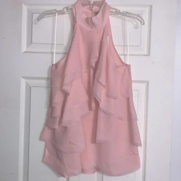 ❌DONATED❌Soft Pink Mock Neck Ruffled Frayed Edging Sleeveless Top - Picture 6 of 15